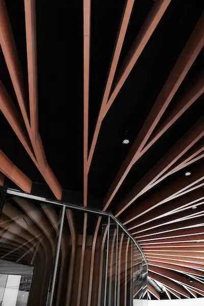 Estructura de vigas laminadas en arquitectura_Toptimber Laminated beam structure in Toptimber architecture